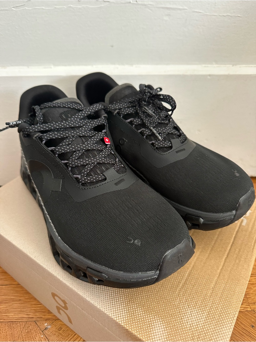 On Running Cloud Men’s Black/Gray Low-Top Sneakers